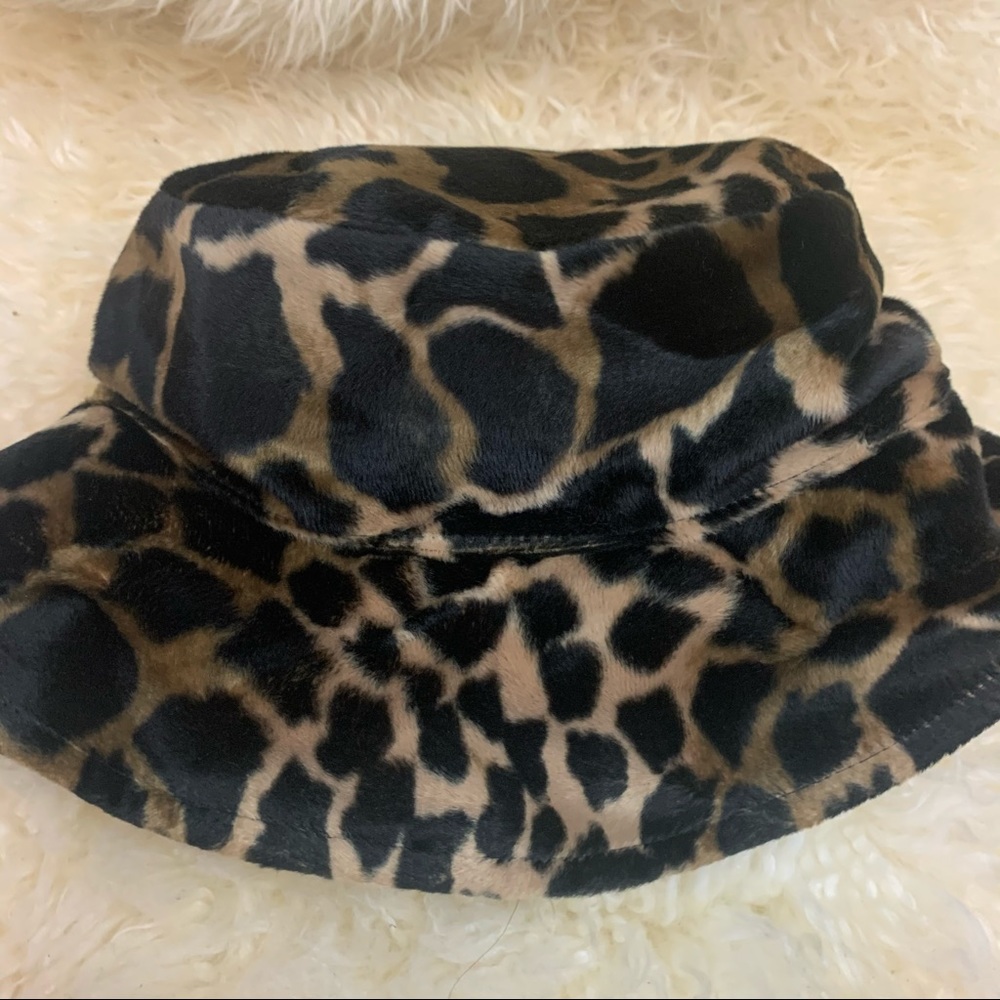 Leopard Print Faux Fur Bucket Hat - Brown/Black - Picture 3 of 4